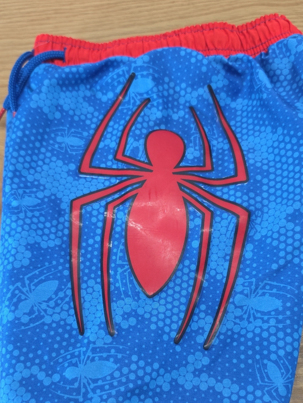 Spider-Man Swim Trunk -Rash Guard Set Size 4T - Picture 8 of 9